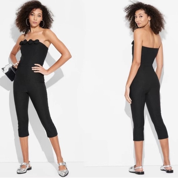 NWT wild fable Black Strapless Jumpsuit with rosettes detail size L. Capri - Picture 3 of 3